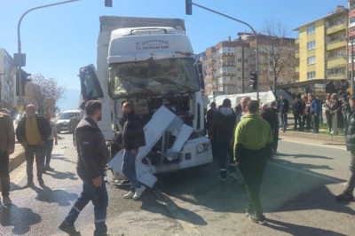 Bursa'da Zincirleme Kaza: 5 Yaralı