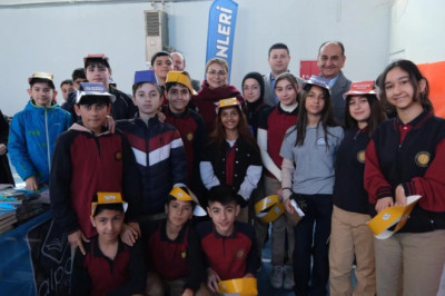 ALTINOVA’DA KİTAP GÜNLERİNE YOĞUN İLGİ