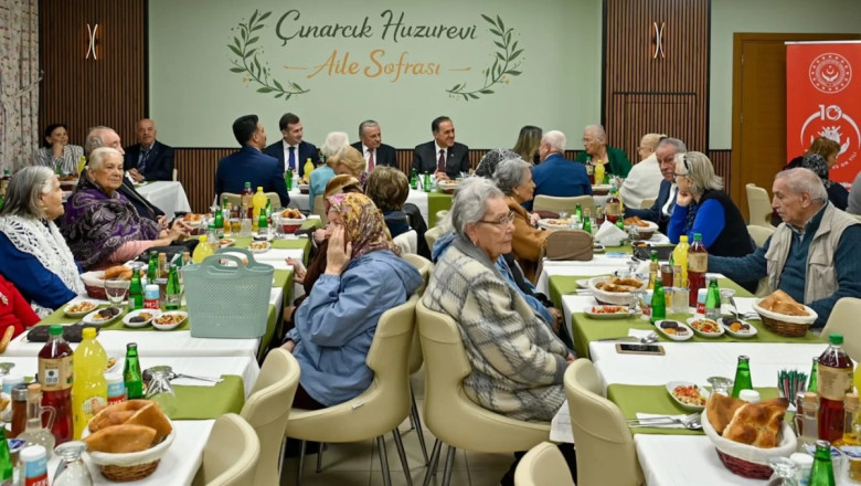 VALİ USTA, İFTARINI ÇINARCIK HUZUREVİ’NDE AÇTI