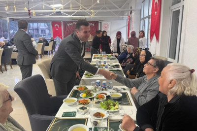 YALOVA HUZUREVİ’NDE ÇINARLARLA İFTAR SOFRASI