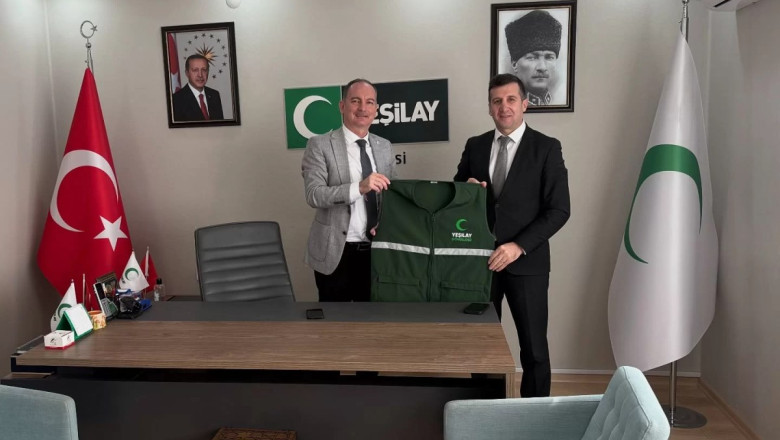 MÜDÜR LAÇİN’DEN YEŞİLAY’A ZİYARET