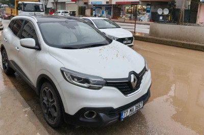 Şehit Ömer Faydalı Caddesi Çamur Deryasına Döndü