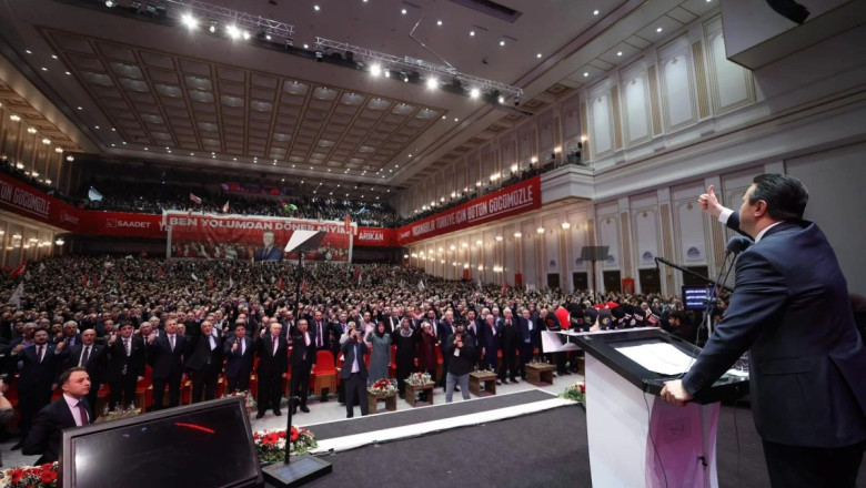 SAADET PARTİSİ’NDEN GÖVDE GÖSTERİSİ