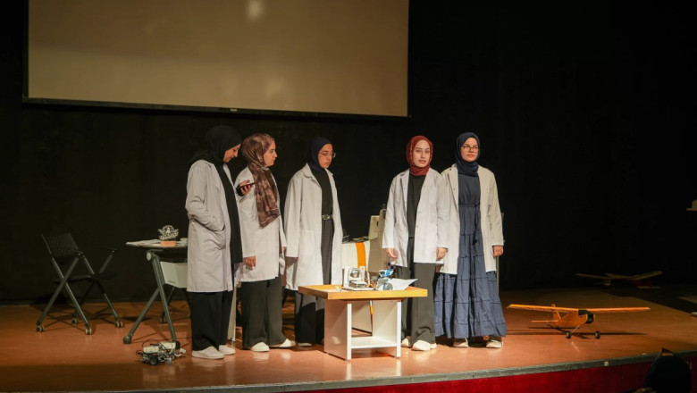 KIZILELMA SAHNESİ İÇİN GERİ SAYIM BAŞLADI