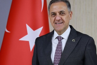 Yalova Valisi Dr. Ahmet Hamdi Usta’dan Kurban Bayramı Mesajı: “Bayramlar Gönül Köprüleridir”