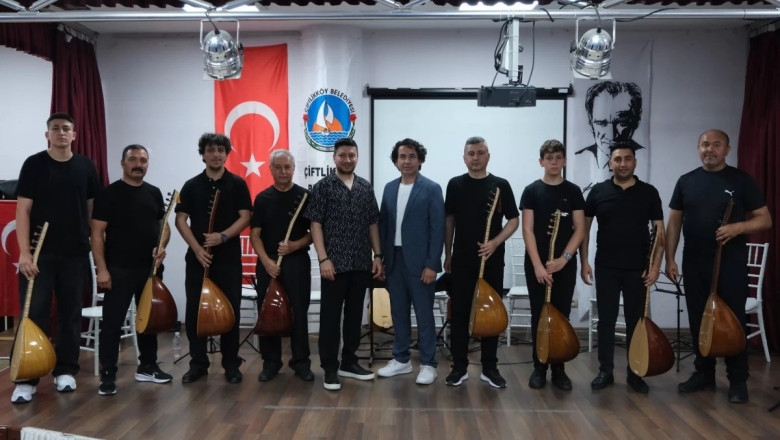 BAĞLAMA KURSİYERLERİNDEN TÜRKÜ ŞÖLENİ