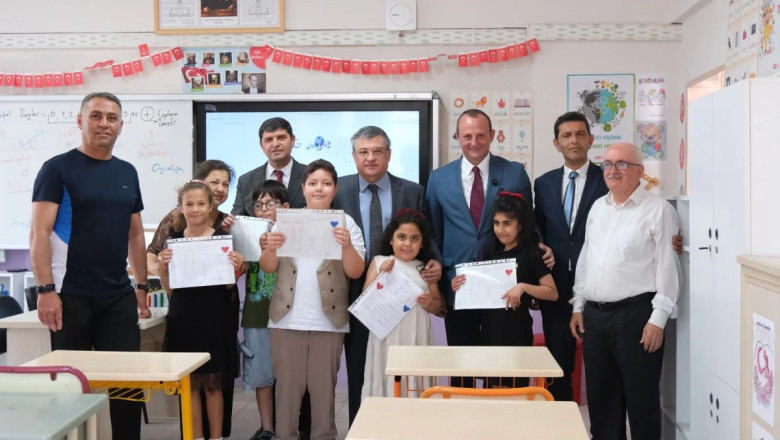 ÇİFTLİKKÖY’DE KARNE HEYECANI YAŞANDI