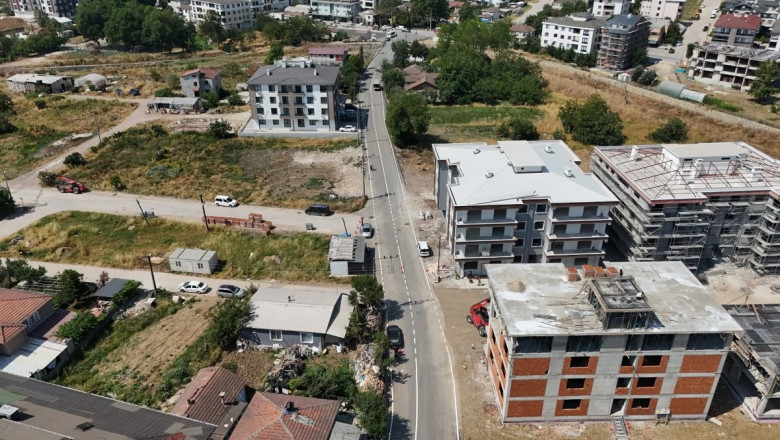 ADDELERE YOL ÇİZGİLERİ ÇEKİLİYOR