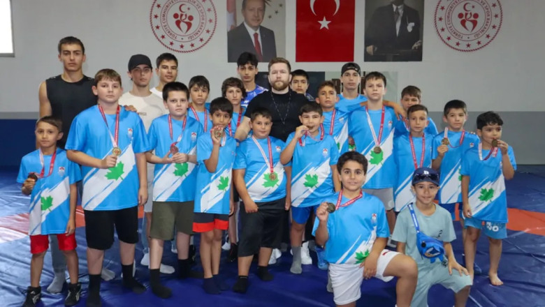 Yalova Belediye Spor Kulübü güreşçilerinden büyük başarı