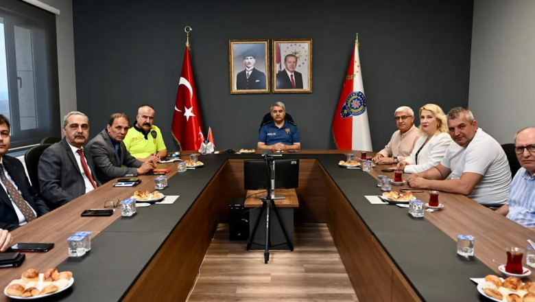 Yalova’da muhtarlarla güvenlik ve asayiş toplantısı düzenlendi