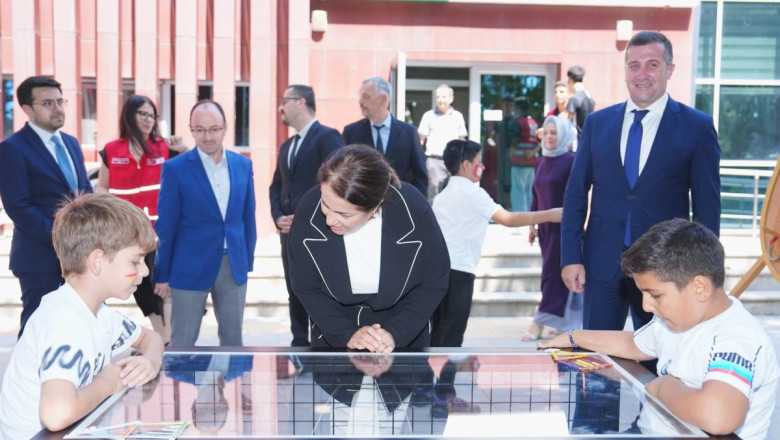 ‘AİLE, TOPLUMUN EN GÜÇLÜ YAPI TAŞIDIR’