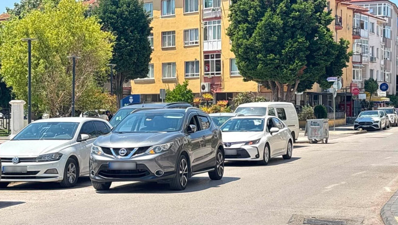 Yalova'da Kaldırım ve Engelli Parkı İşgali