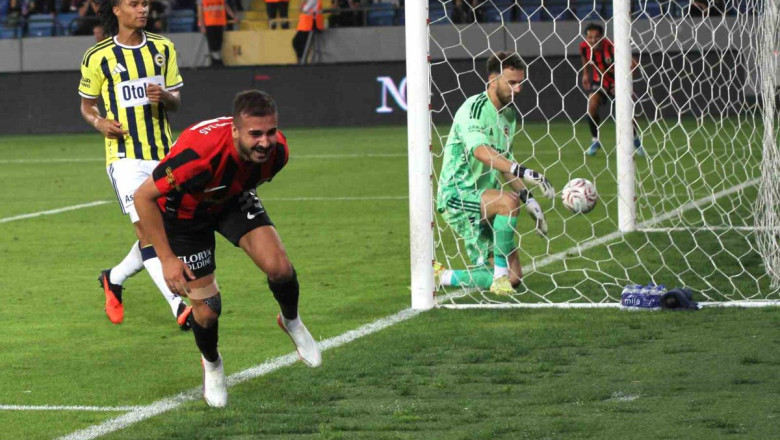 Gençlerbirliği Fenerbahçe'yi 2-1 Devirdi