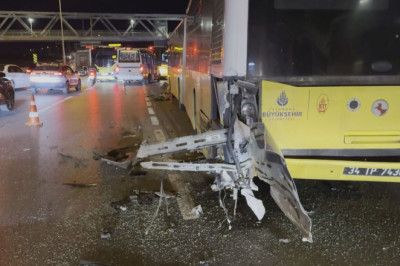 Büyükçekmece'de zincirleme kaza: 3 yaralı