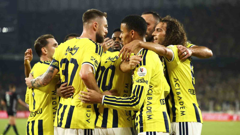 Fenerbahçe İlk Galibiyetini Konyaspor'u 4-2 Yenerek Aldı