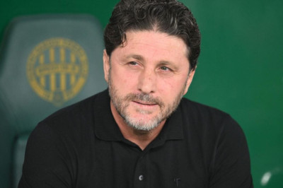 Trabzonspor teknik direktörü Fatih Tekke, görevinden istifa etti