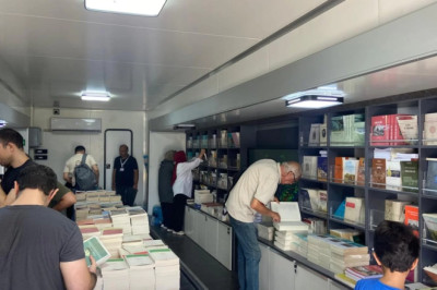 TÜRK TARİH KURUMU’NUN MOBİL KİTAP SATIŞ MAĞAZASI YALOVA’DAYDI