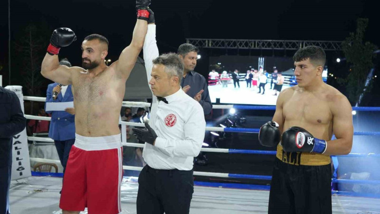 Iğdır'da 4 Ülkenin Sporcularıyla Şampiyon Boks Gecesi