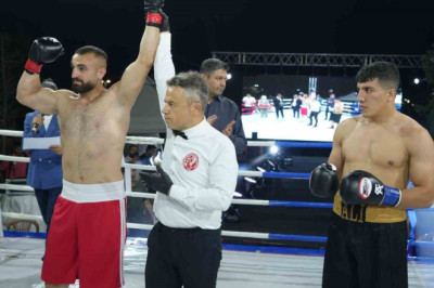 Iğdır'da 4 Ülkenin Sporcularıyla Şampiyon Boks Gecesi