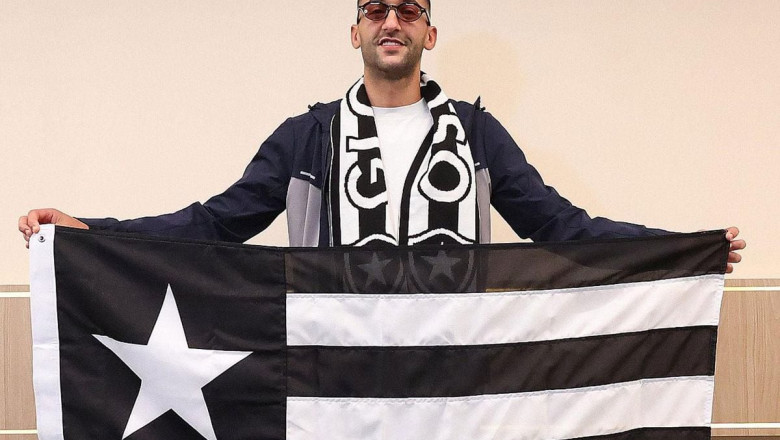 Hakim Ziyech yeni takımına imzayı attı