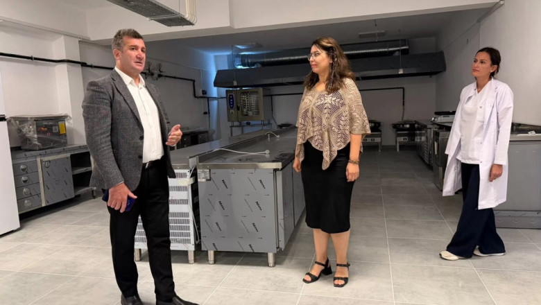 ARMUTLU HUZUREVİ’NDE AÇILIŞ HAZIRLIKLARI SÜRÜYOR