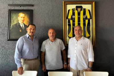 EĞİTİME SARI-LACİVERT KATKI