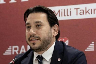Mustafa Eröğüt hangi takımlı, Mustafa Eröğüt takım tutuyor mu, Mustafa Eröğüt Galatasaraylı mı, Fenerbahçeli mi, yoksa Beşiktaşlı mı?