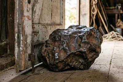 30 yıl boyunca ahır kapısını tutsun diye kullandığı taş 4,5 milyar yıllık meteor çıktı! Değeri 75 bin dolar