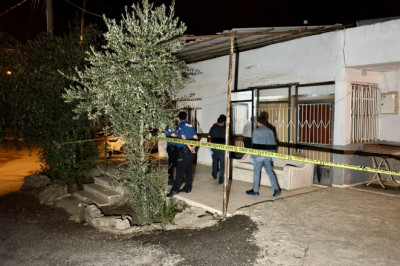 Antalya Kepez'de birlikte yaşadığı kadını öldürdüğünü itiraf eden şüpheli teslim oldu