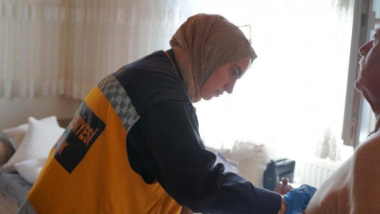 ALTINOVA’DA EVDE BAKIM VE SAĞLIK BİRİMİ DURDURAK BİLMİYOR