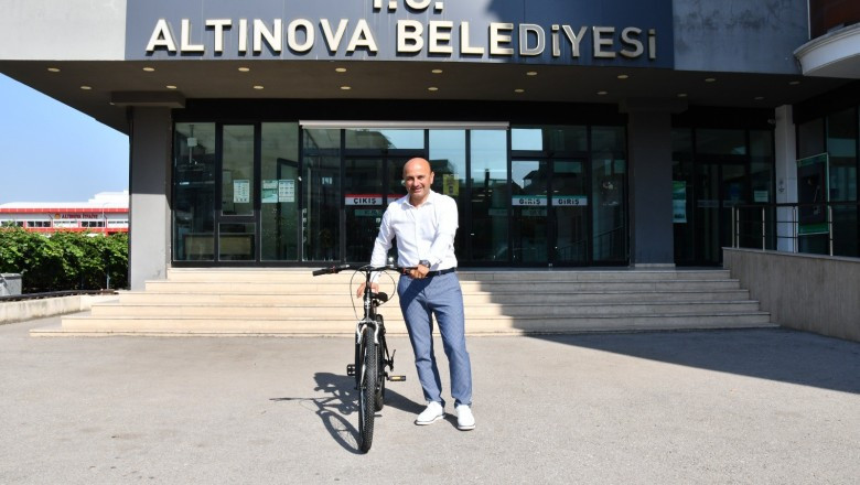 ALTINOVA’DA HER EVE BİSİKLET, HER YERDE HAREKET BAŞLIYOR