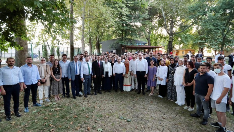 BAKAN VARANK YALOVA'DA GENÇLERİN SORULARINI YANITLADI