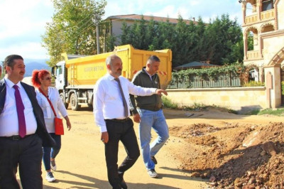 BAŞKAN SİLPAGAR, ASFALTLAMA ÇALIŞMALARINI DENETLEDİ