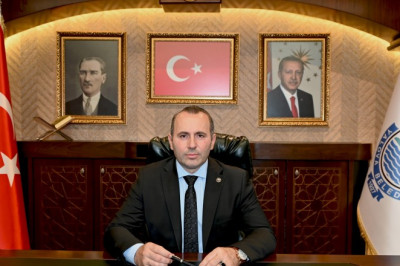 BAŞKAN TUTUK’TAN GAZETECİLERE KUTLAMA