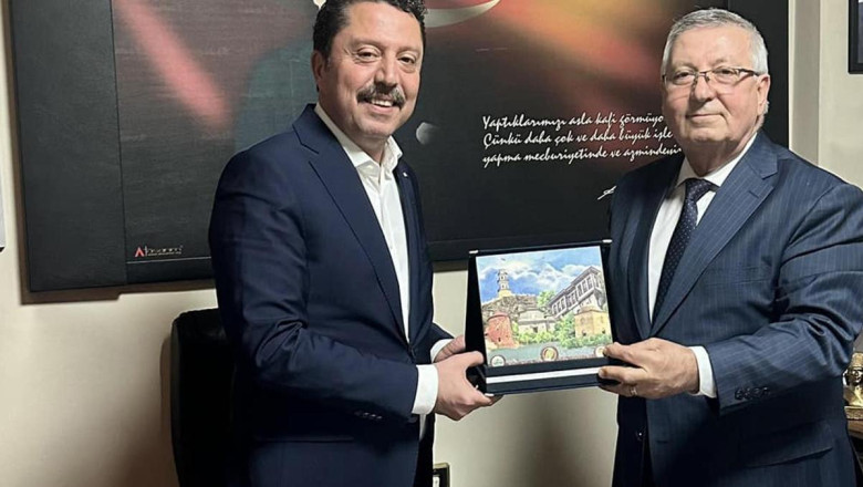 Beypazarı Belediye Başkanı Kasap, Bolu'da ziyaretlerde bulundu