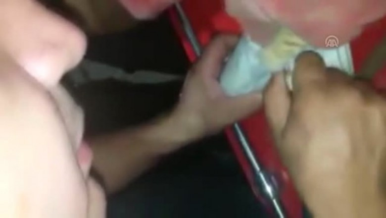 Boruya sıkışan kedi yavrusu kurtarıldı