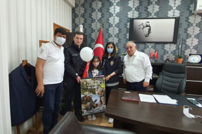 Çiftlikköy Emniyet Müdürlüğü’nden küçük kız çocuğuna sürpriz