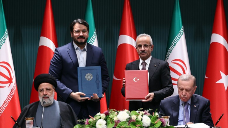 Cumhurbaşkanı Erdoğan: İran ile ilişkilerimizin geliştirilmesine yönelik olarak 10 yeni anlaşmaya imza attık