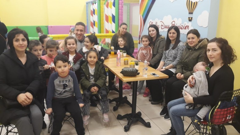 EKRANLA DEĞİL ÇOCUĞUNLA OYNA