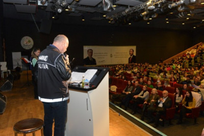 EMNİYET'DEN 1500 KİŞİYE NARKO EĞİTİMİ