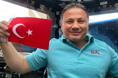 İlk Türk astronot Alper Gezeravcı ve Axiom-3 ekibinin Dünya'ya dönüş yolculuğu başladı