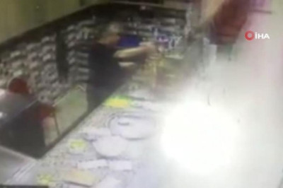 Müşterisinin çayına tüküren sanığa beraat