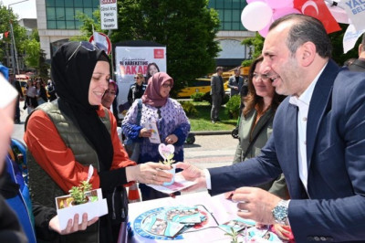 MUSTAFA TUTUK ANNELERİ UNUTMADI