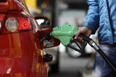 Pazartesi gecesinden itibaren motorine 2 lira 55 kuruş zam gelmesi bekleniyor