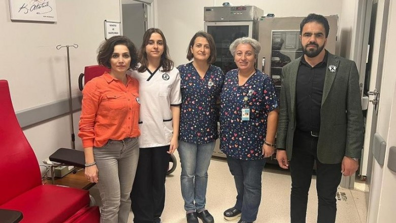 SAĞLIKÇILARDAN FİLİSTİN İÇİN KOKARTLI EYLEM