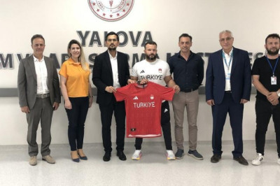 UĞUR YUMUK’TAN BAŞHEKİM ERGENÇ’E ZİYARET