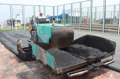 YALOVA BELEDİYESİ SPOR SAHALARINI YENİLİYOR