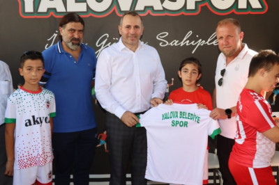 YALOVA BELEDİYESİ’NDEN YALOVASPOR’A MALZEME DESTEĞİ