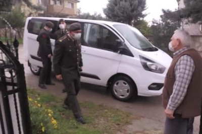 Zeliha ninenin ördüğü yün çoraplar Mehmetçiğin içini ısıttı