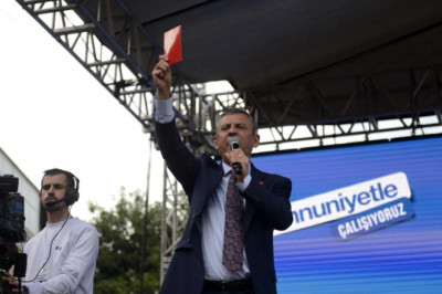 Özel: Seçimi getirene kadar Erdoğan’a kırmızı kartı gösteriyoruz